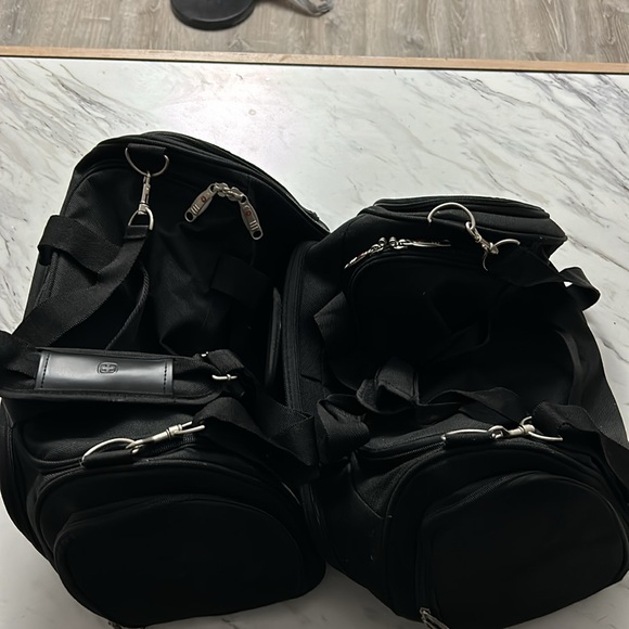 (2) Swiss Gear Carry On Bags - Picture 2 of 6